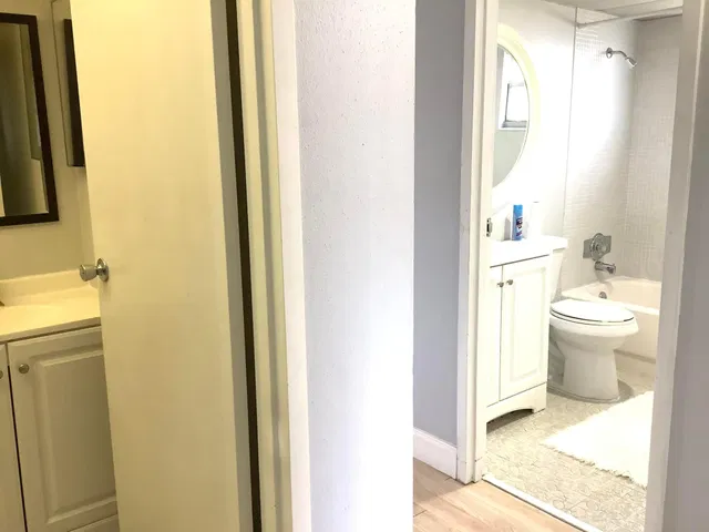 Unit 189 photo 9