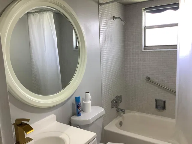 Unit 189 photo 18