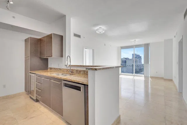 CityPlace South Tower Unit 1619 photo 5