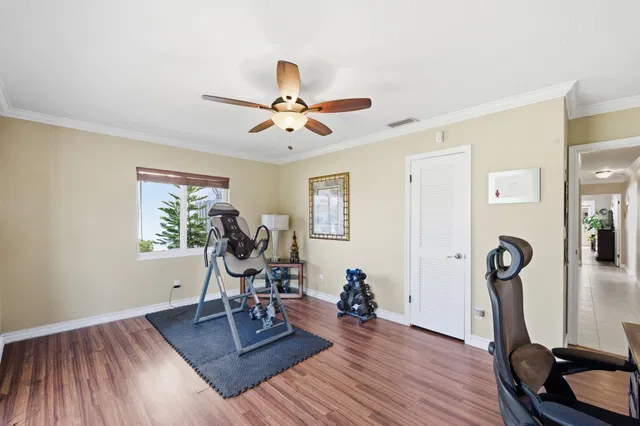 Residence photo 24