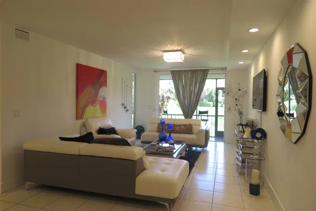 Residence photo 6