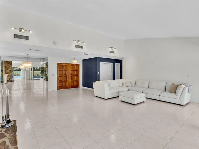  Residence photo 7