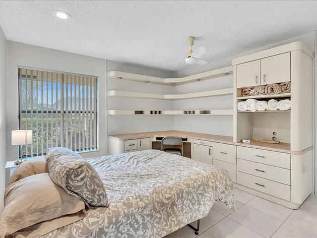  Residence photo 23