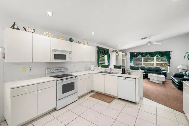 Residence photo 16