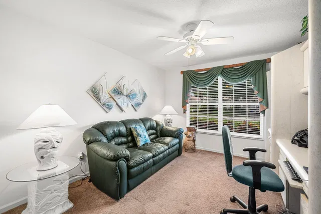 Residence photo 22