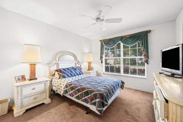 Residence photo 24