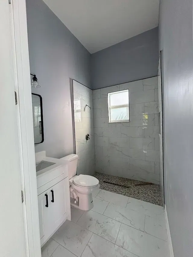  Unit Side House photo 11