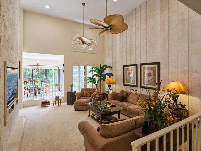 Eastpointe Country Club Residence photo 11