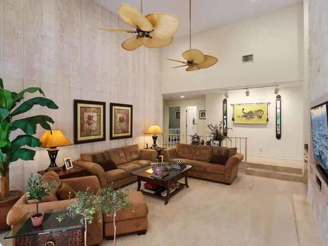 Eastpointe Country Club Residence photo 12