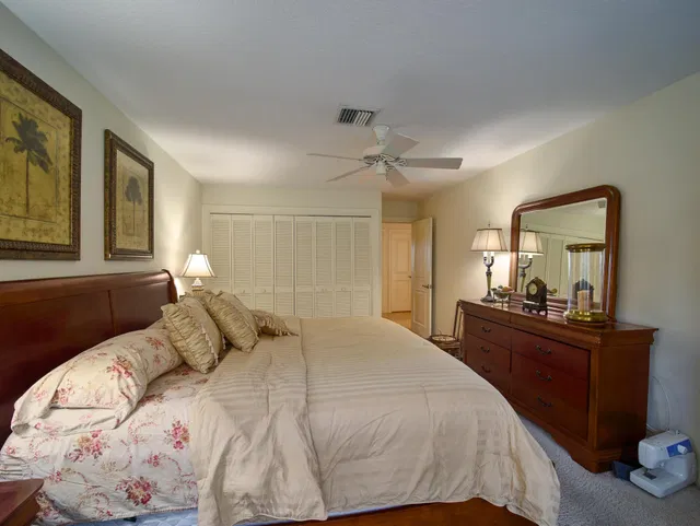 Eastpointe Country Club Residence photo 22