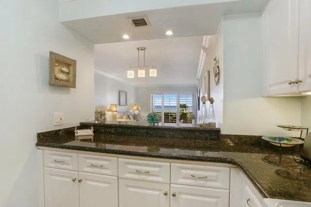 Unit 206 photo 12