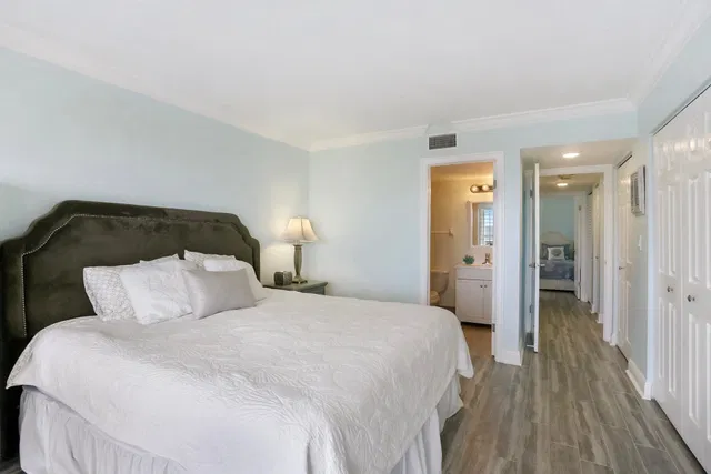 Unit 206 photo 14