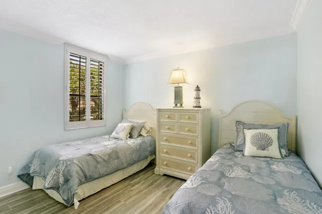 Unit 206 photo 16