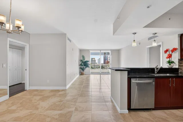 The Metropolitan Unit 511 photo 18