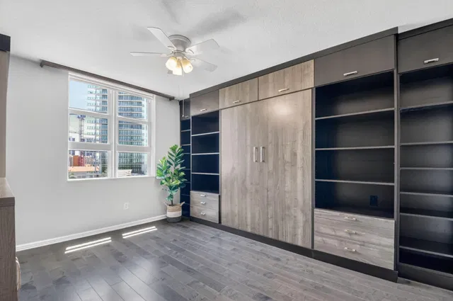 The Metropolitan Unit 511 photo 29