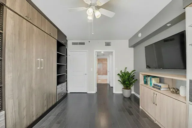 The Metropolitan Unit 511 photo 31