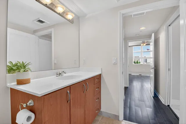 The Metropolitan Unit 511 photo 32