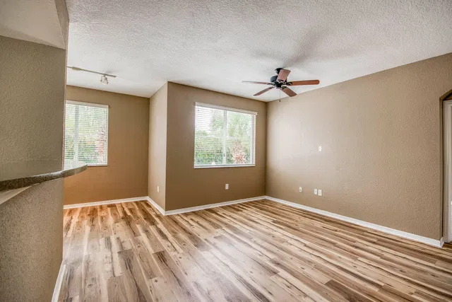 Unit 206 photo 3