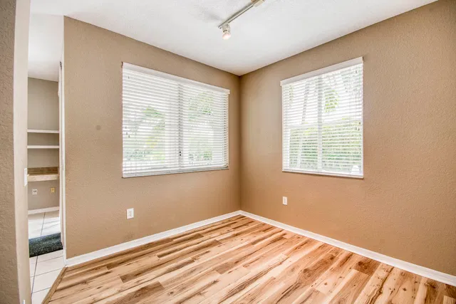 Unit 206 photo 5