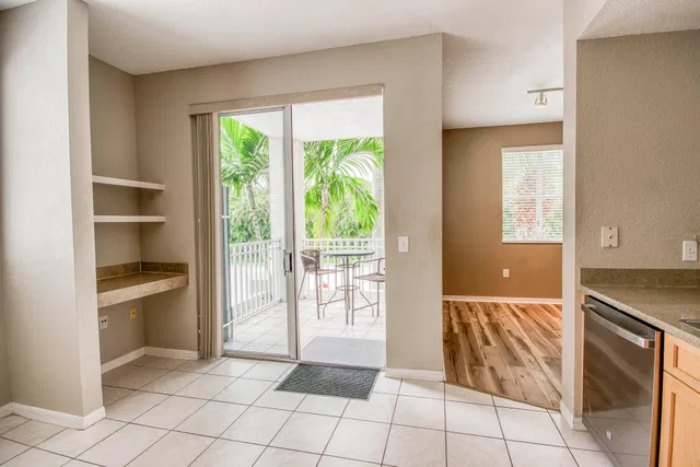 Unit 206 photo 10