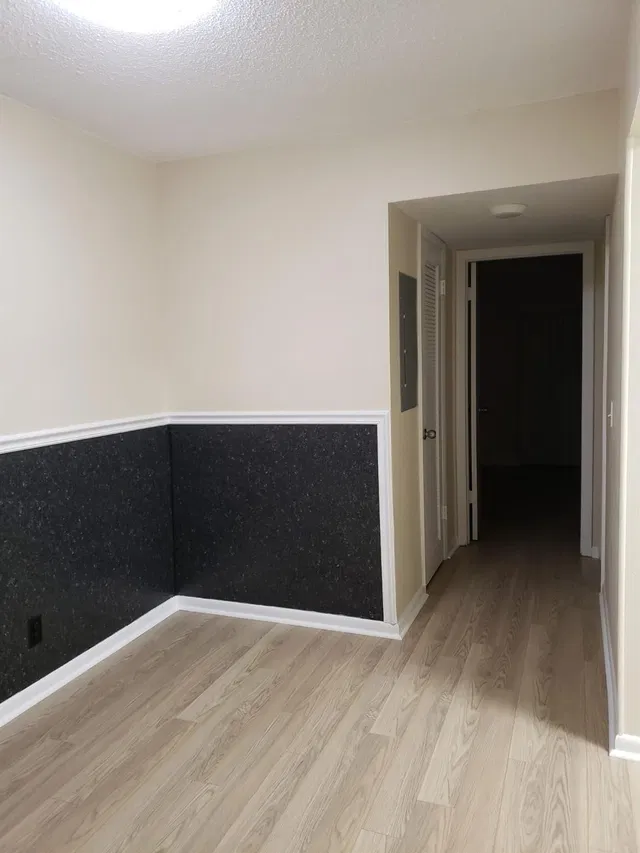 Unit 146 photo 4
