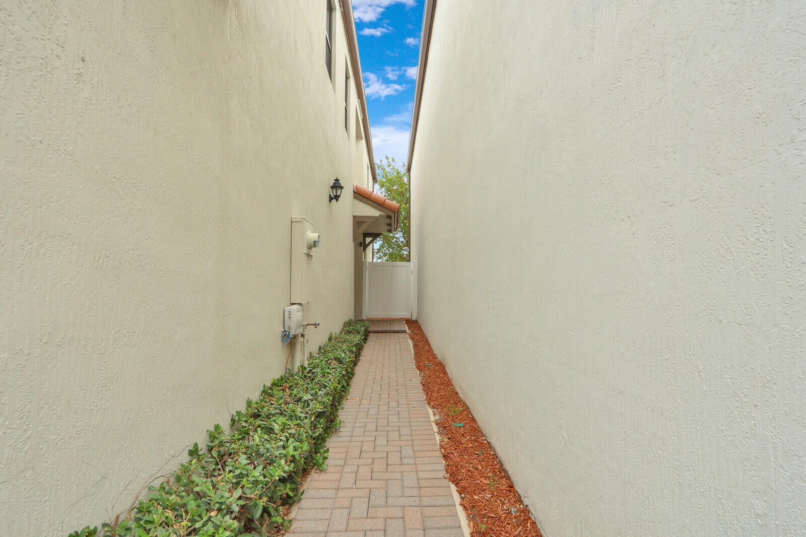 Residence photo 2