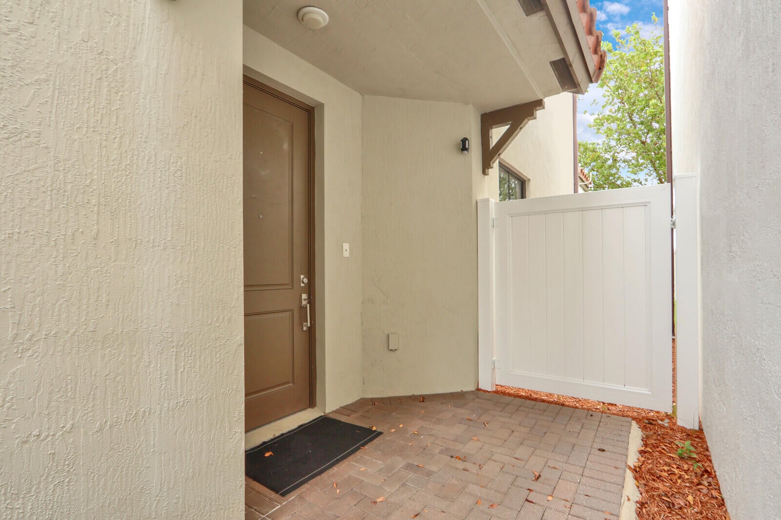 Residence photo 3