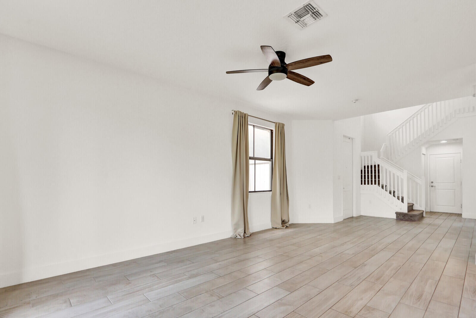 Residence photo 8