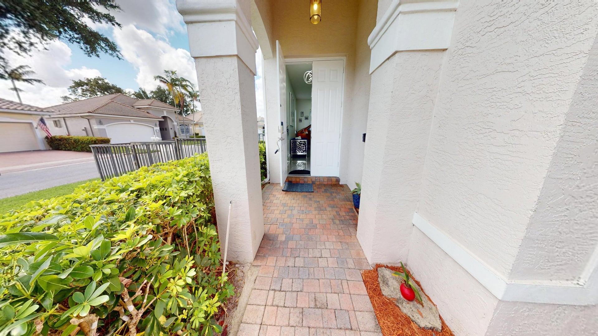 Residence photo 2