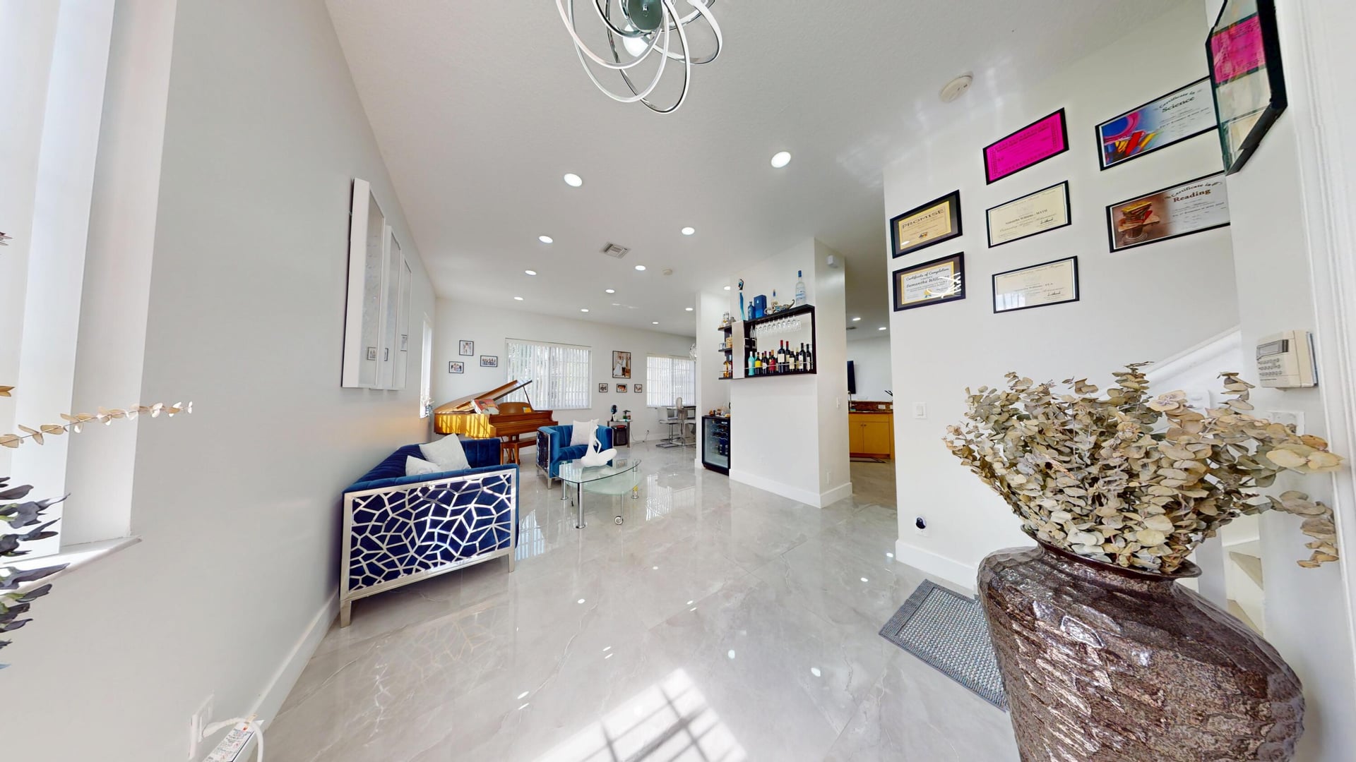 Residence photo 3