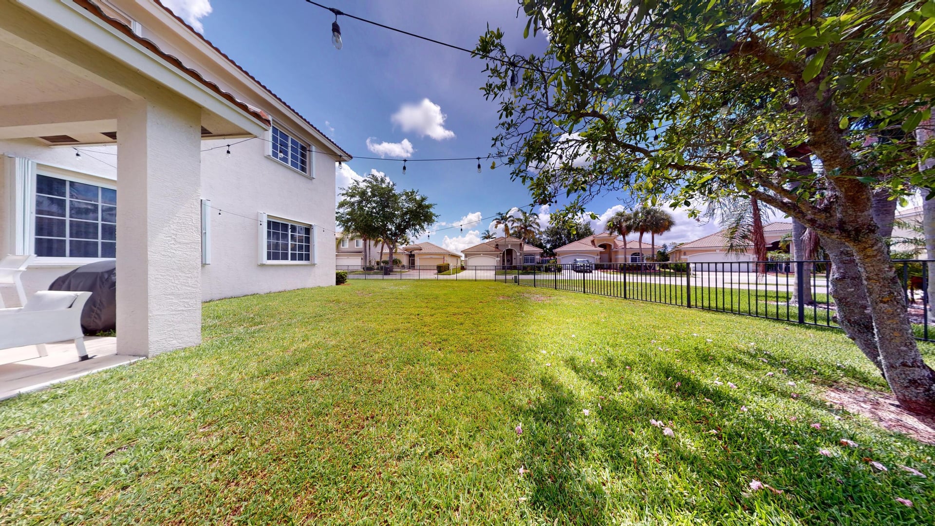 Residence photo 16