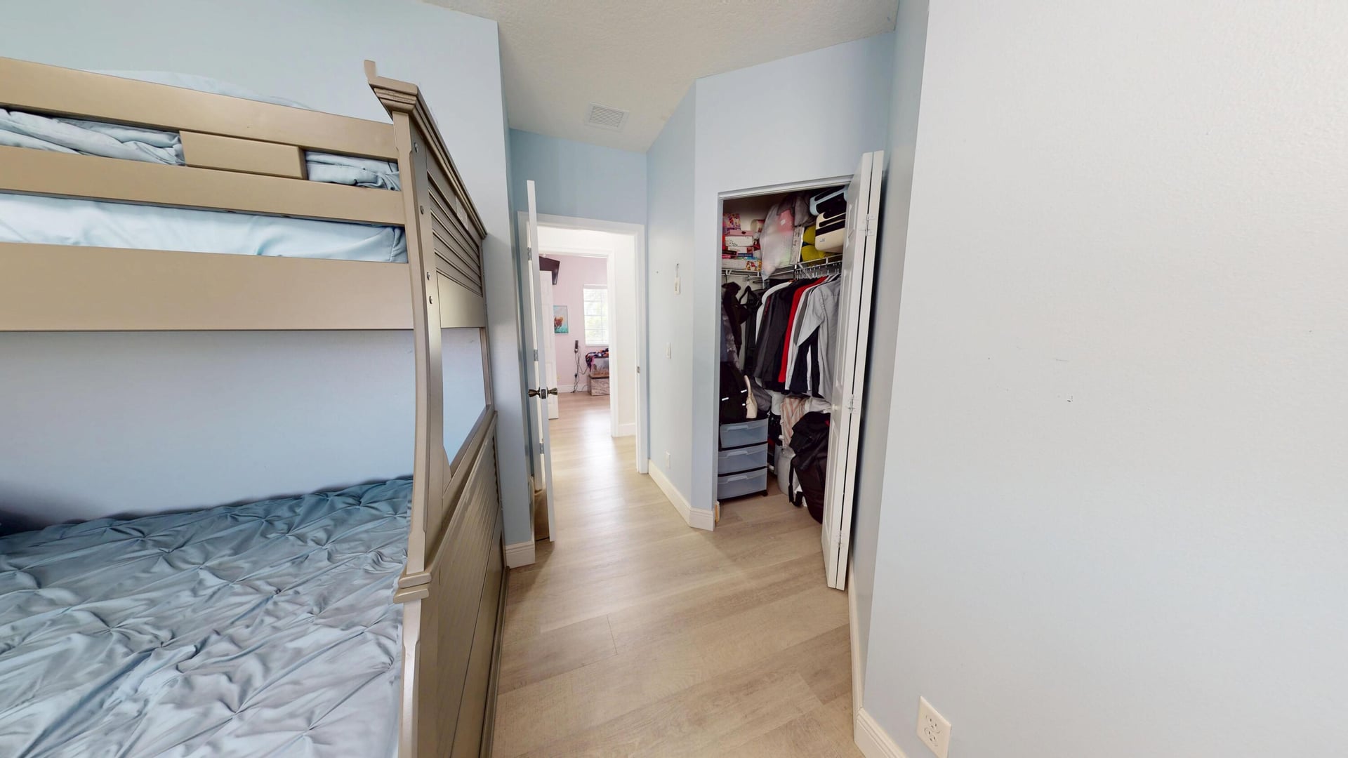 Residence photo 34