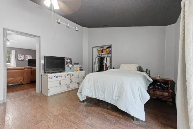 Residence photo 33