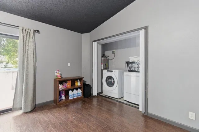 Residence photo 37