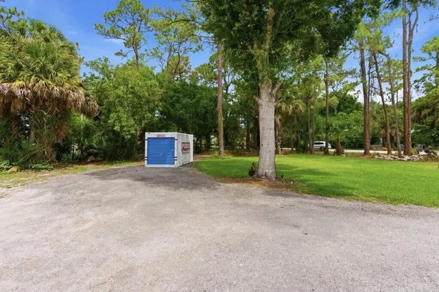 Residence photo 42