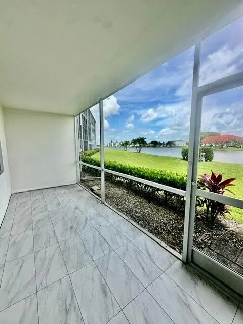 Residence photo 12