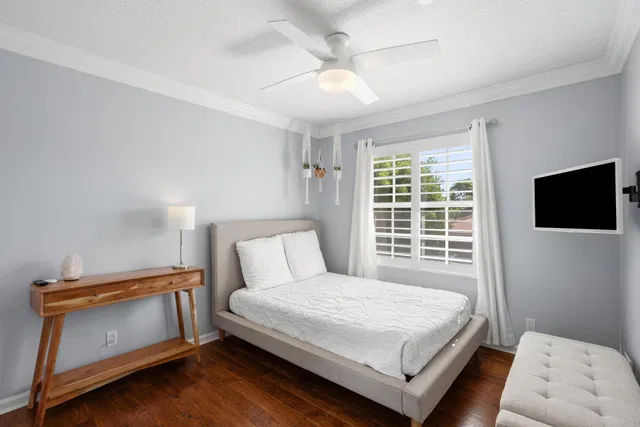 Residence photo 19