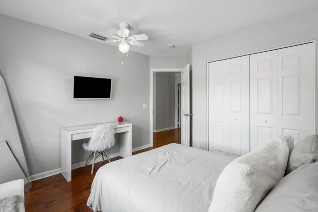 Residence photo 20
