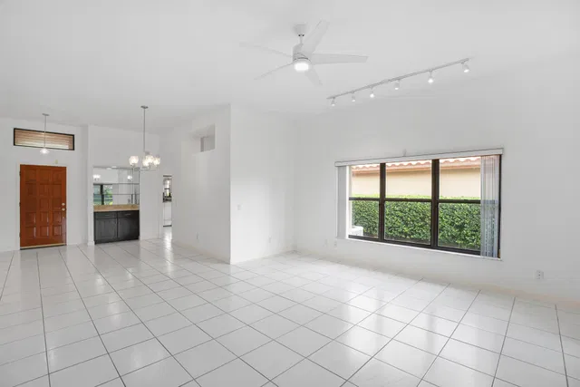 Residence photo 9