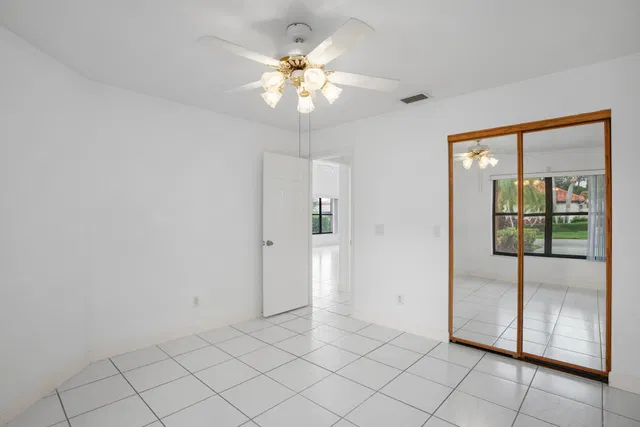 Residence photo 17