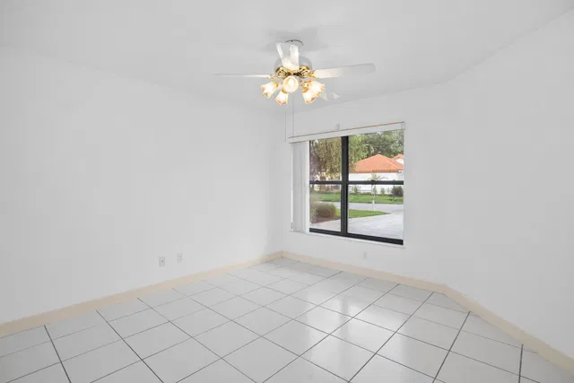 Residence photo 18
