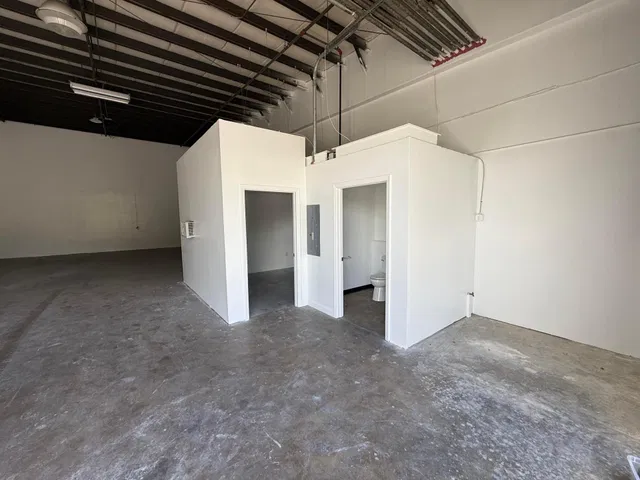 Unit 108 photo 15