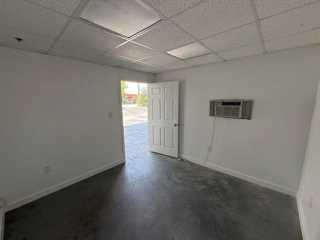 Unit 108 photo 17