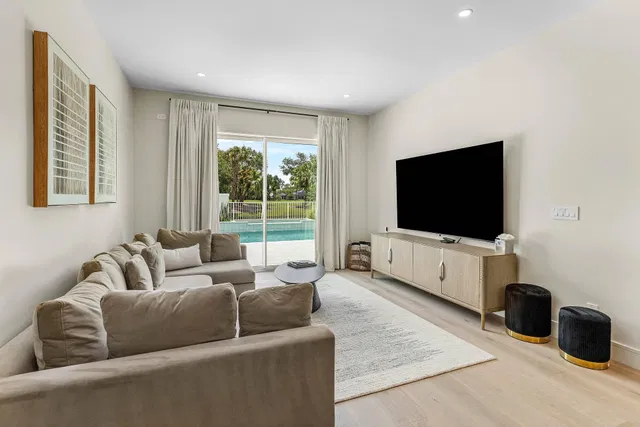 Residence photo 9
