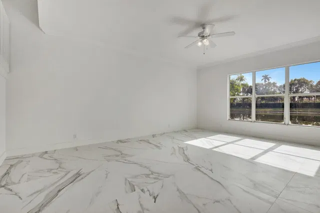 Residence photo 4