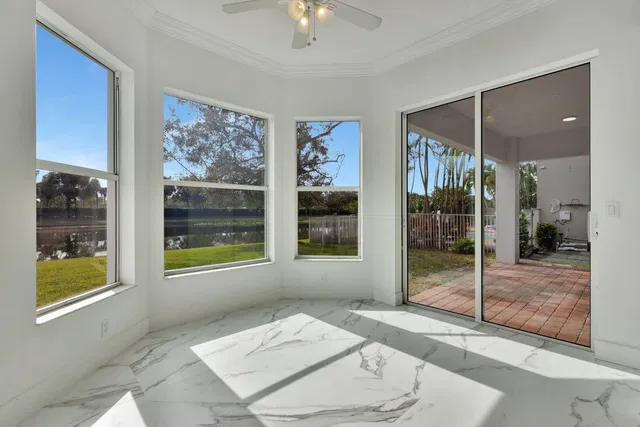 Residence photo 10