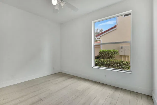 Residence photo 18