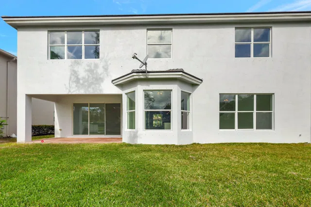 Residence photo 79