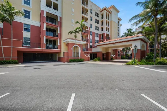 Unit 402 photo 14