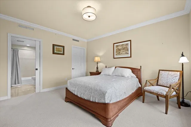 Unit 402 photo 31